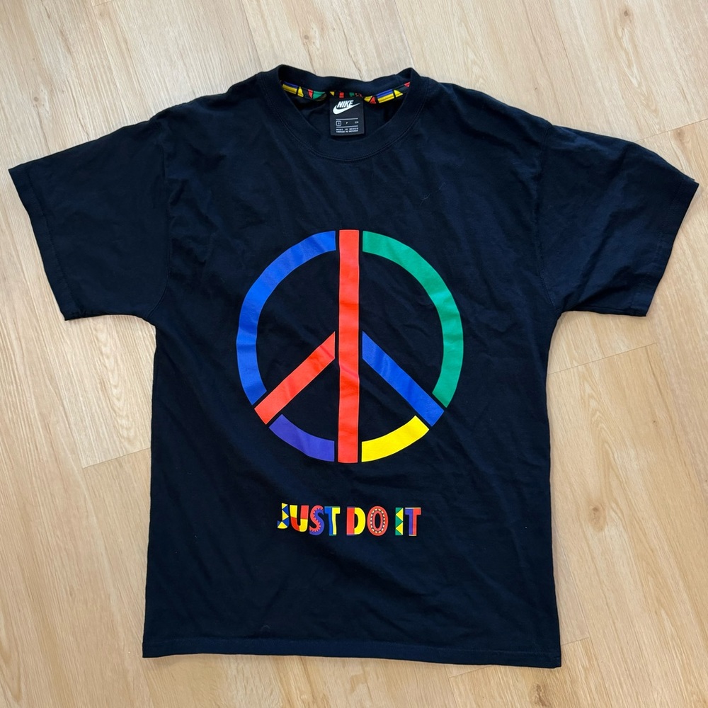 Nike Peace T-Shirt
